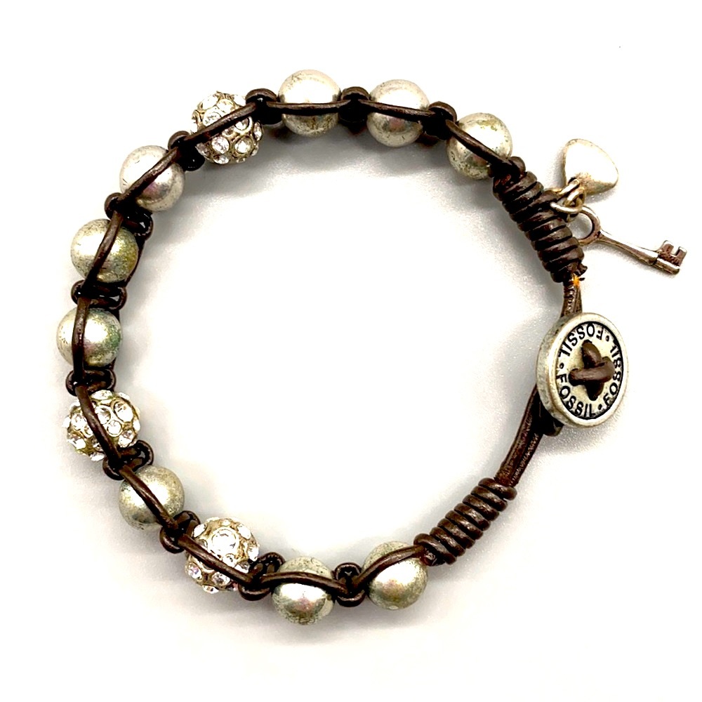Fun and sparkly Vintage Fossil bracelet in 8 inch length. Dark brown leather 🌼